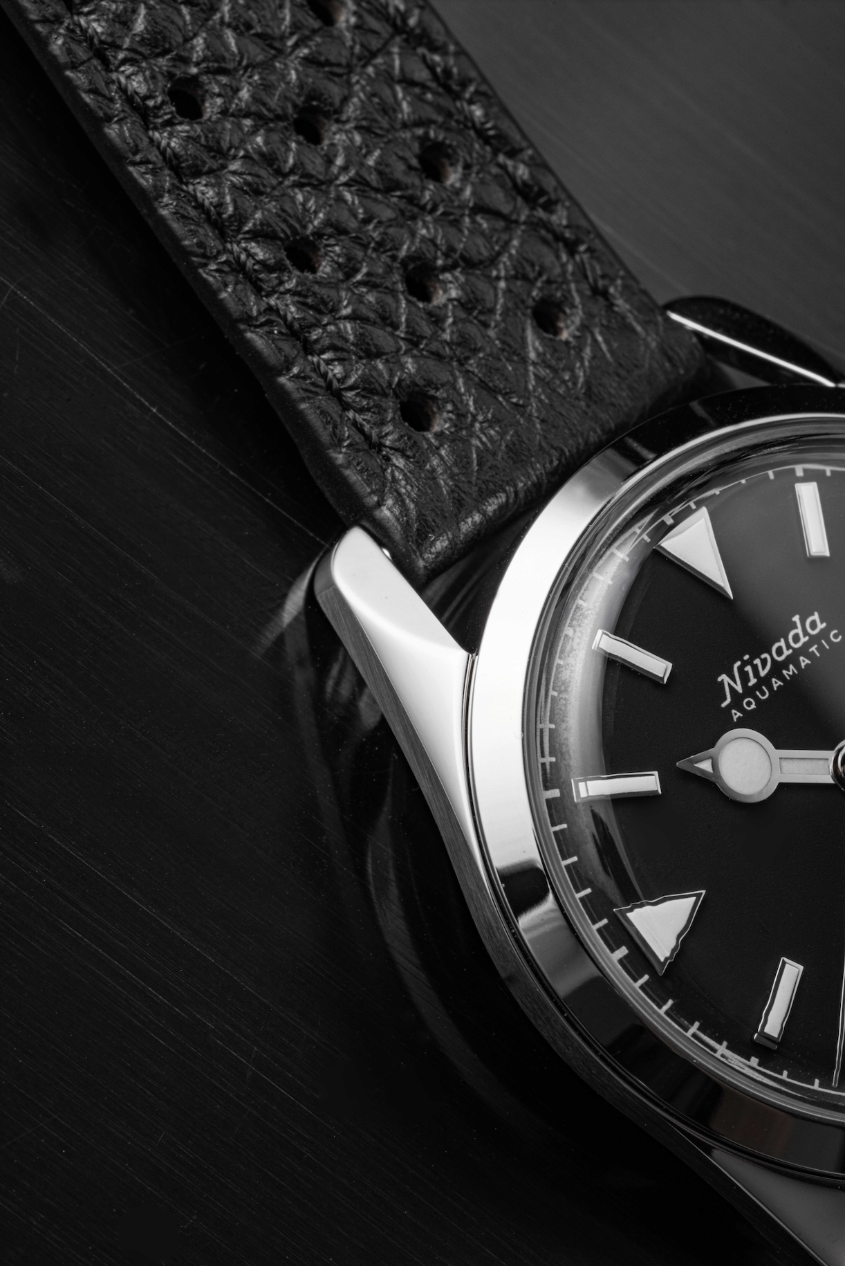 Super Antarctic 35mm - Black White Luminova