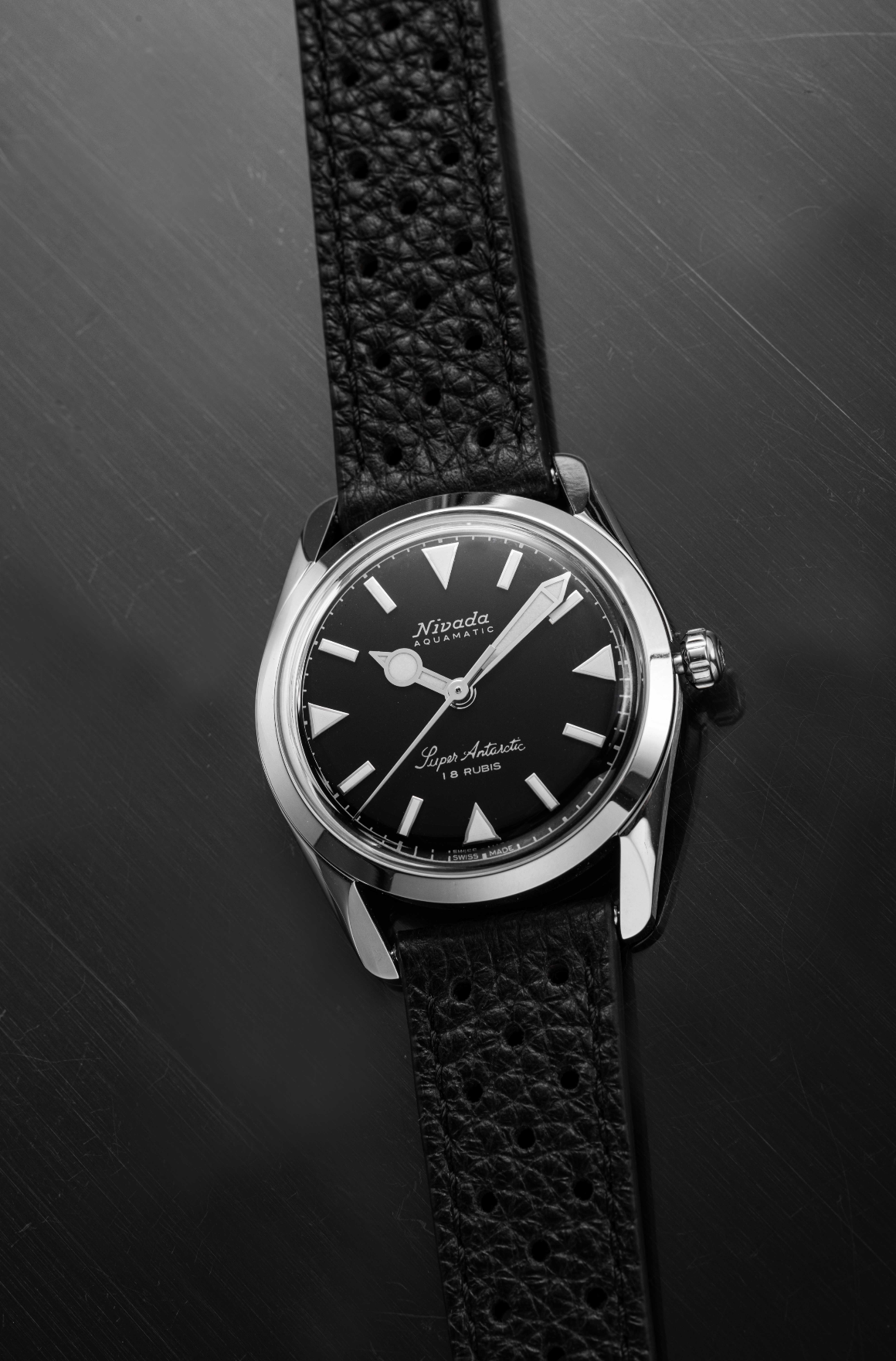 Super Antarctic 35mm - Black White Luminova